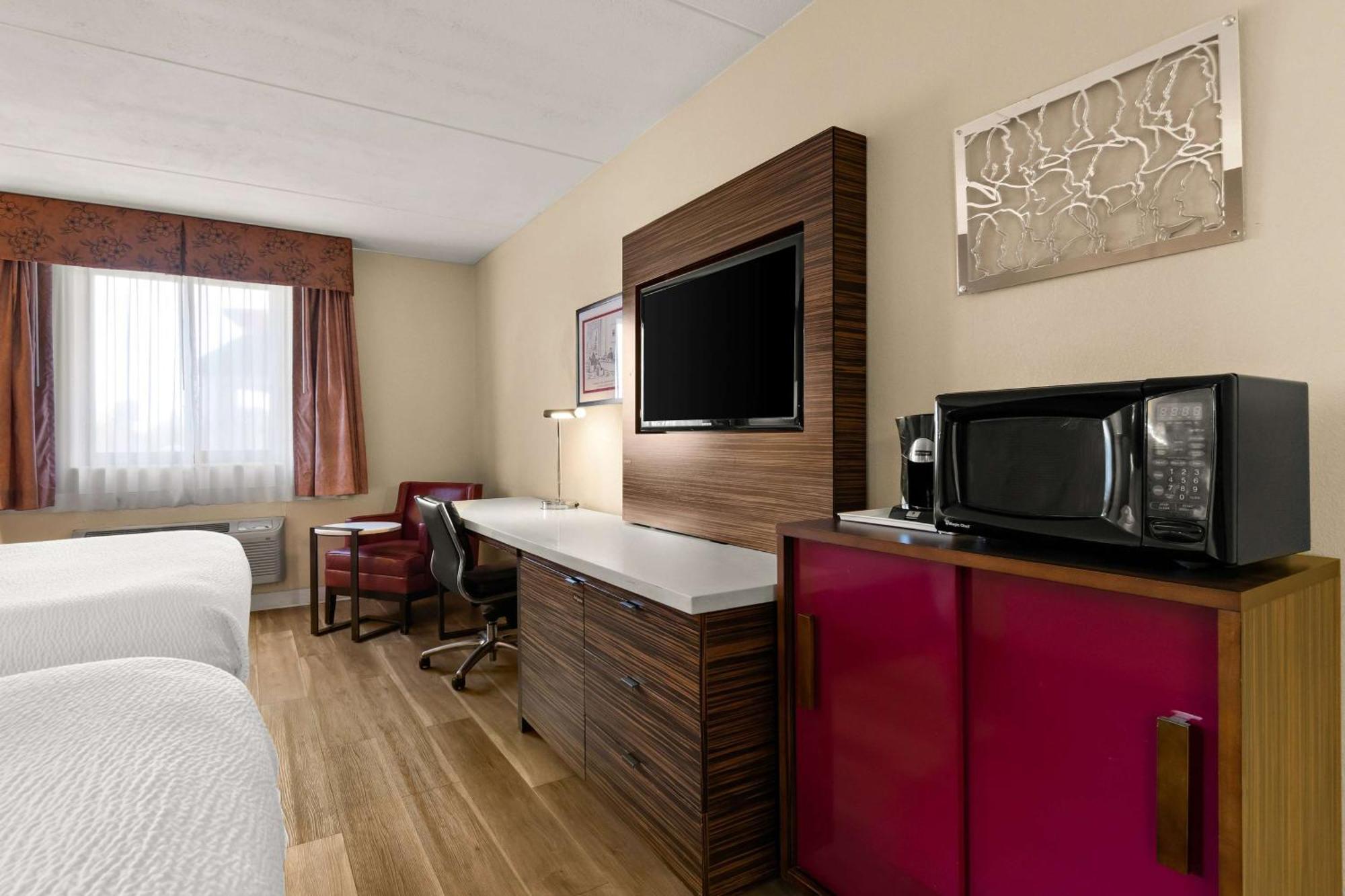 Queen Room with Two Queen Beds - Non-Smoking